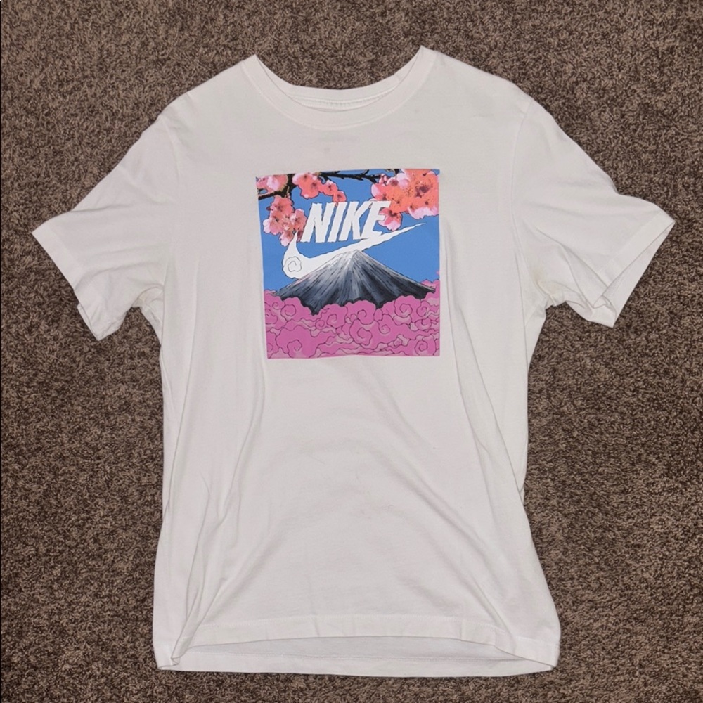 Nike White Graphic T-Shirt